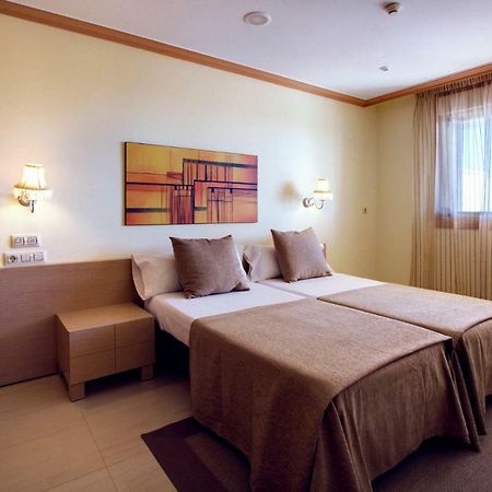 Apartamentos Mediterraneo Real 2 ฟูเอนฮิโรลา ภายนอก รูปภาพ
